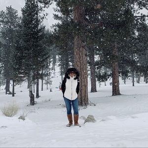 Meet your Posher, Iris